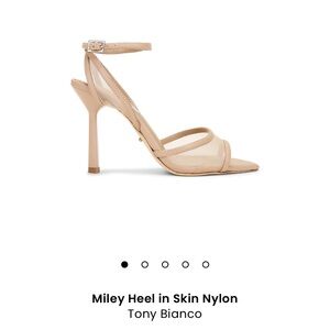 NWOT TONY BIANCO MILEY HEEL
